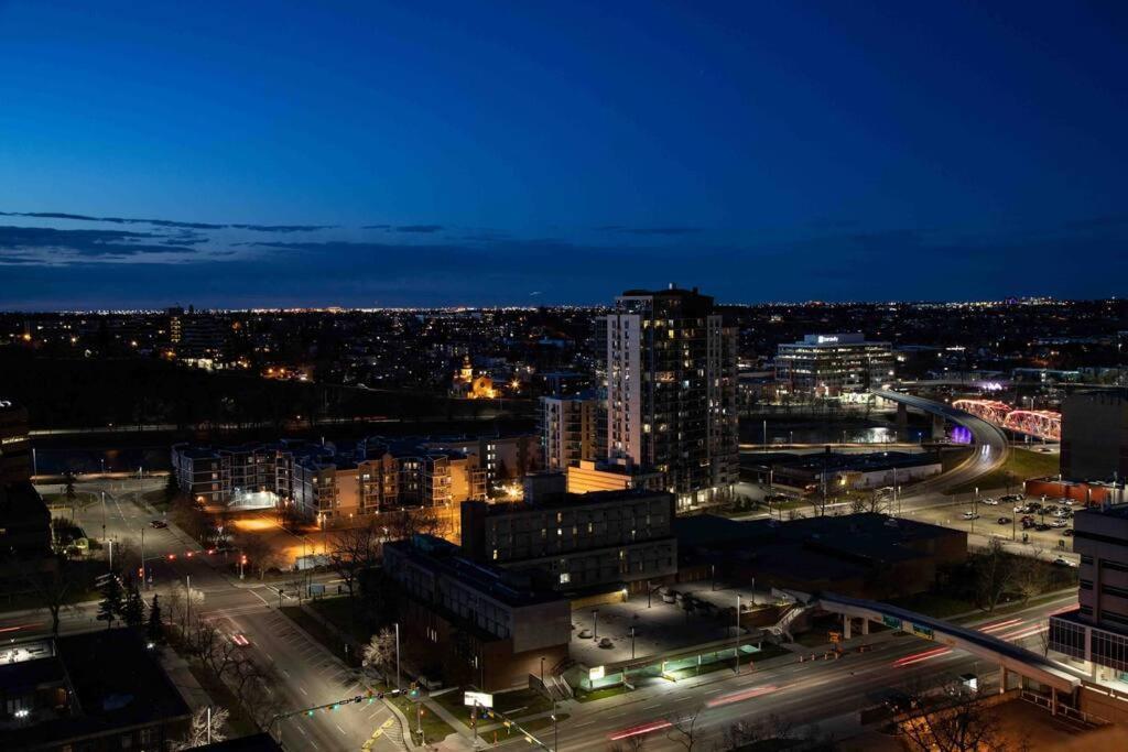 Calgary Downtown Center Condo With Free Parking 外观 照片