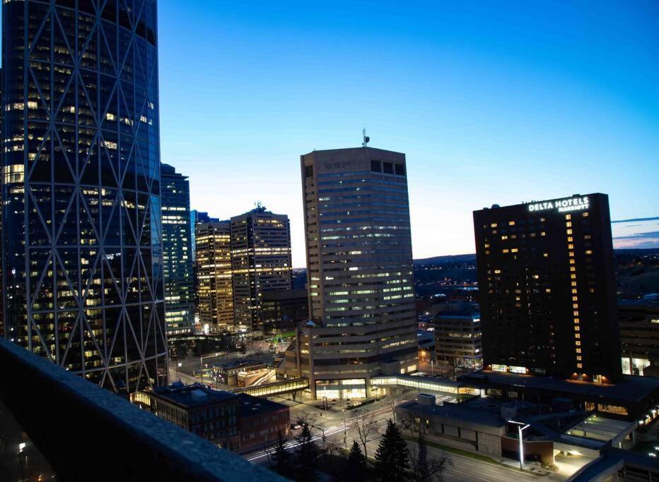 Calgary Downtown Center Condo With Free Parking 外观 照片